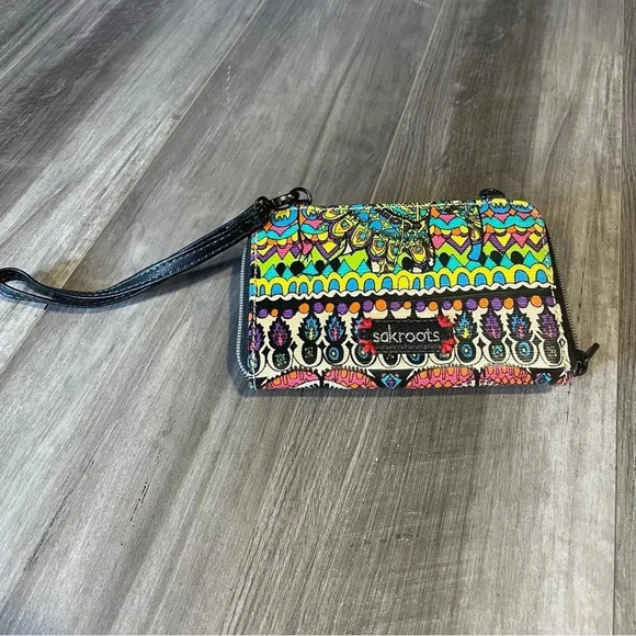 Sakroots wallet wristlet. - Picture 1 of 5